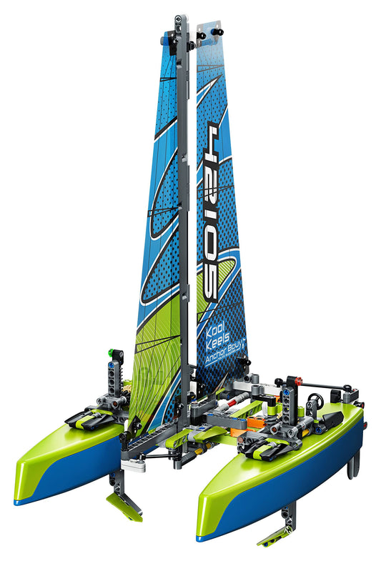 Technic 42105 Catamaran